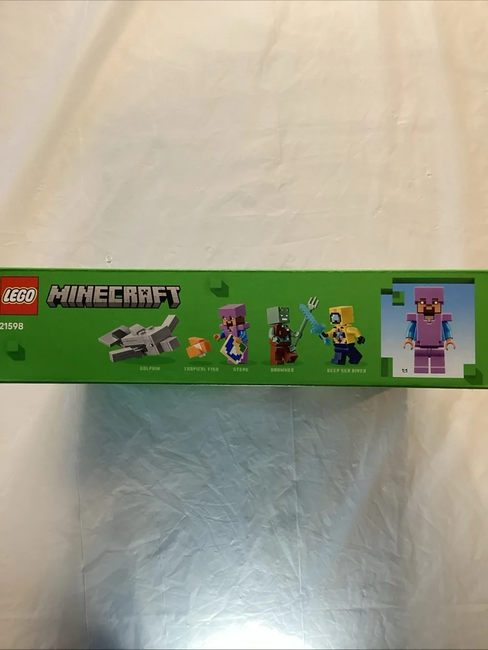 LEGO Minecraft Underwater Scene Building Set - Green, Blue, Tan, Purple